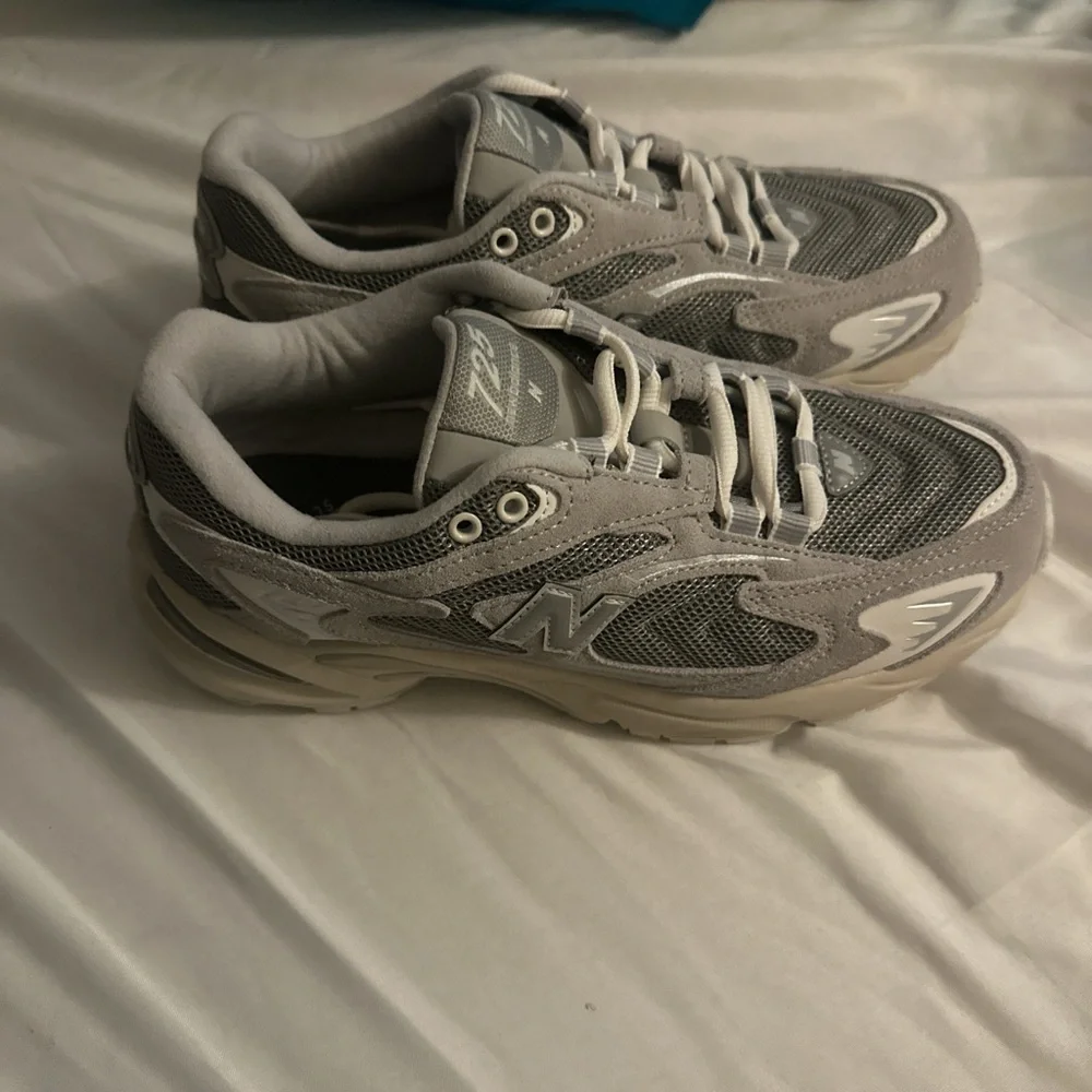 New Balance - Picture 4 of 4